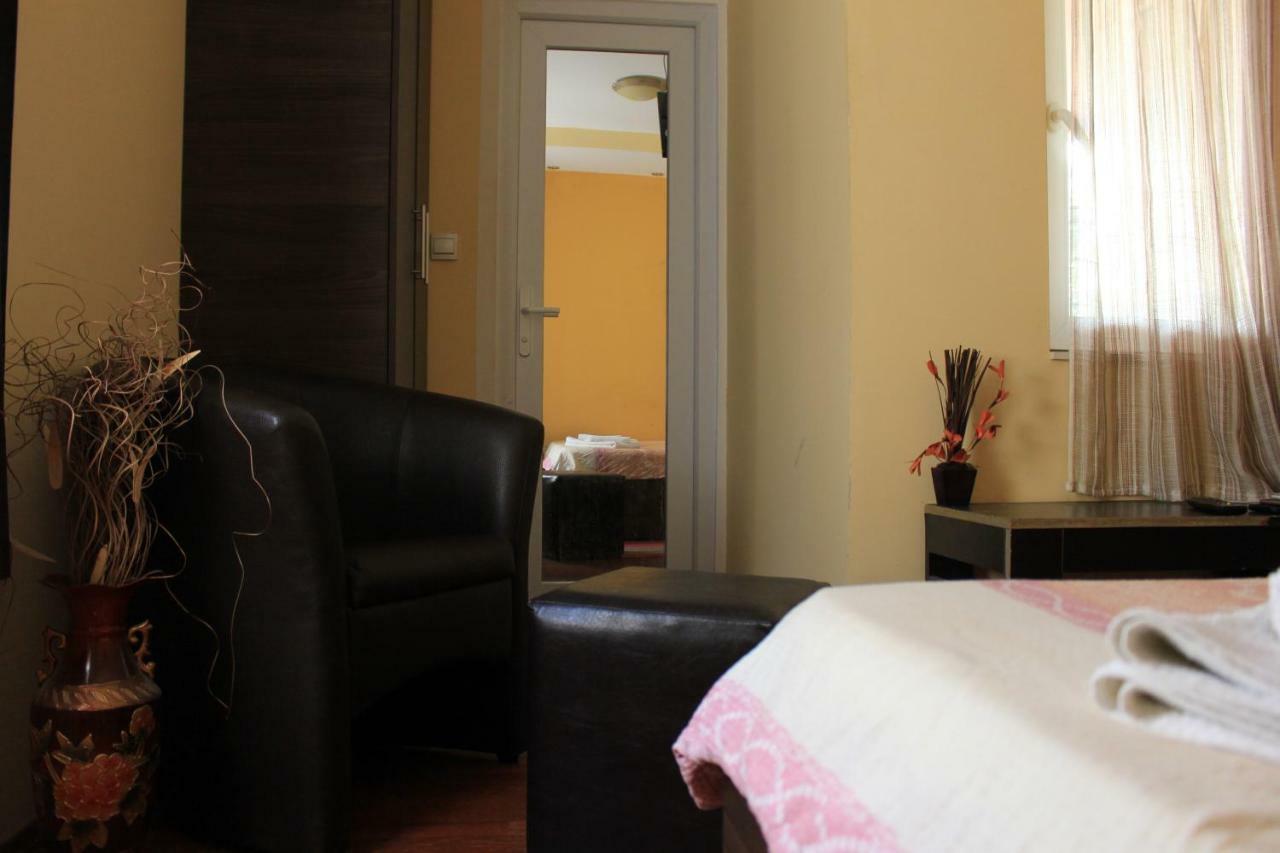 Villa Gala Скопье Экстерьер фото